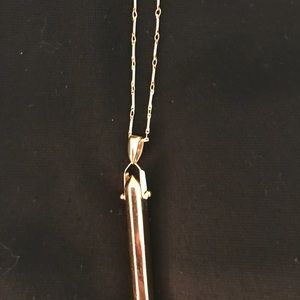 Stella and Dot gold pendant necklace